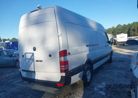 2015 Mercedes-Benz Sprinter 2500 High Roof из США, поврежденный, VIN WD3PE8DB2FP123299